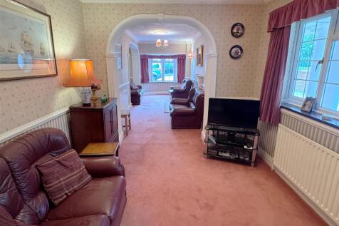 TV Room 2.JPG