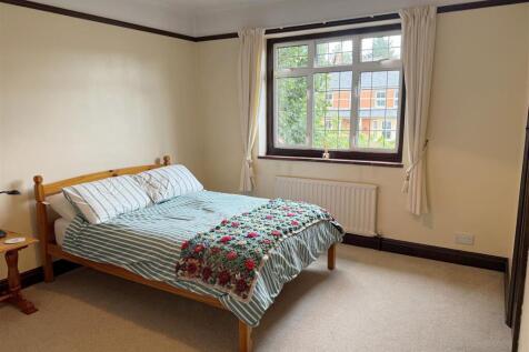 Bed 3.JPG