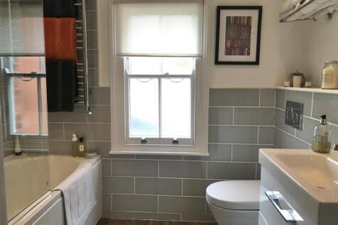Bathroom 1.JPG