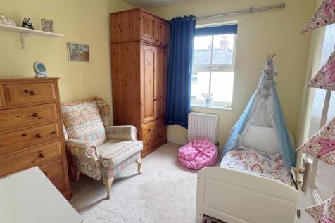 Bed 3.JPG