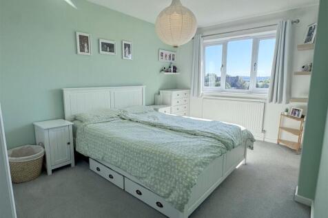 Bed 1.JPG