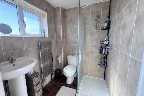 En Suite 1.JPG