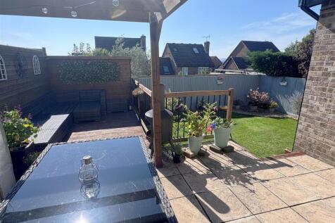 Grd - Patio 1.JPG