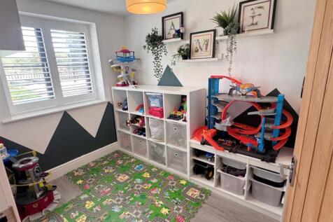 Play Room 1.JPG