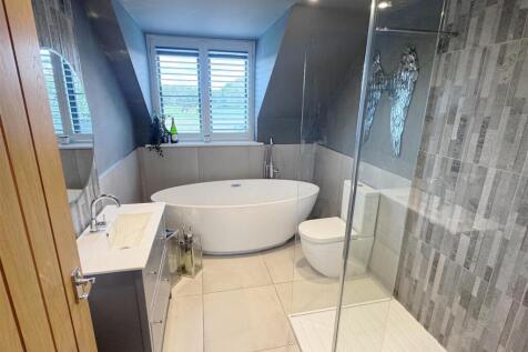 En Suite 1.JPG