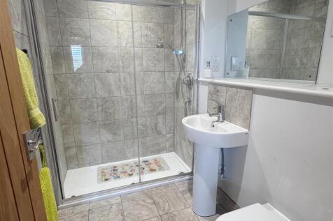 Shower Room 1.JPG