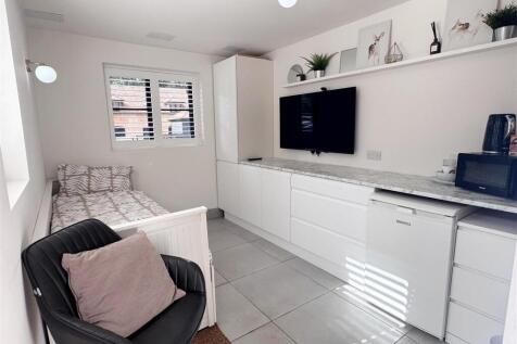 Airbnb 1.JPG