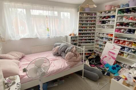 Bed 1.JPG