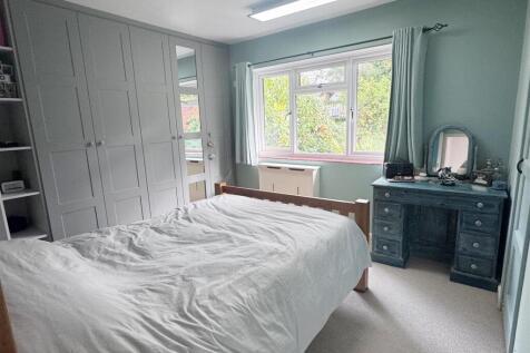 Bed 1.JPG