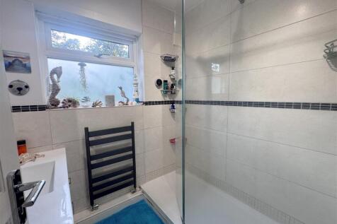 Shower Room 1.JPG