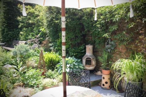 Grd patio area 1 summer.JPG