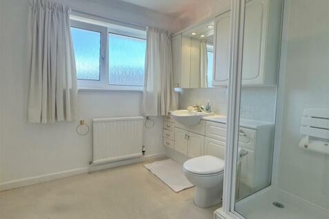 En Suite 1.JPG