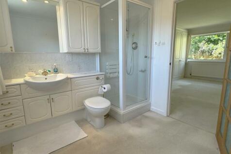 En Suite 1a.JPG