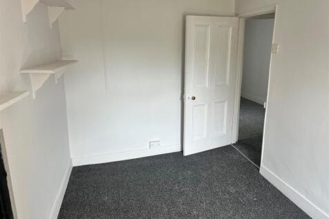 bedroom a 2.jpg