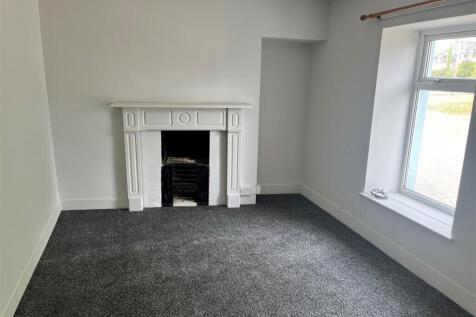 bedroom b 1.jpg