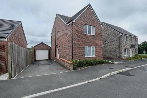 44 Tasker Way Photo-Driveway &#43; Front Elevation.jpg