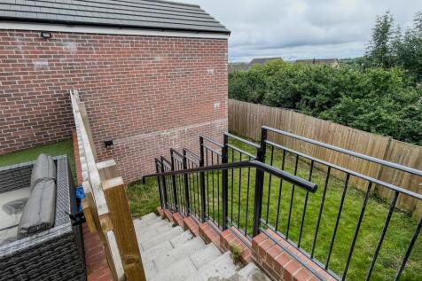 44 Tasker Way Photo-Garden 3.jpg