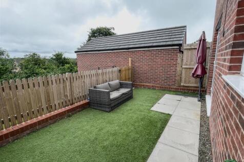 44 Tasker Way Photo-Garden 5.jpg