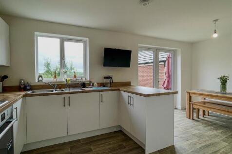 44 Tasker Way Photo-Kitchen 3.jpg