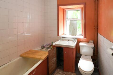 2 Breoch Bathroom