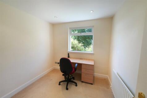 Bedroom 2/Study
