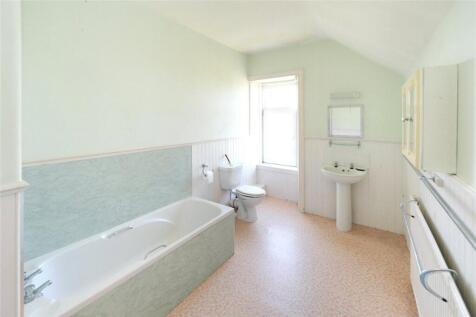 1st Floor Bathroom