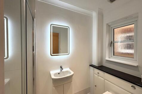 En Suite to Bedro...