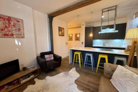 Open Plan Living and Kitchen