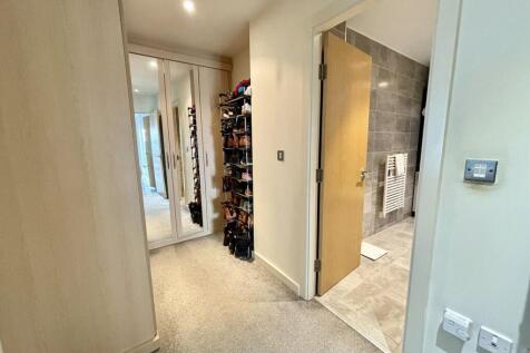 Ensuite/Dressing Area