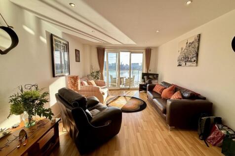 Living Area (3)