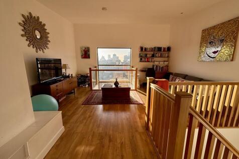 Living Area (3)