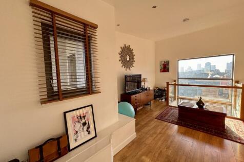 Living Area (2)