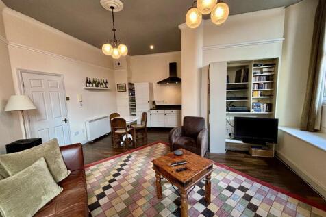 Open Plan Kitchen and Living