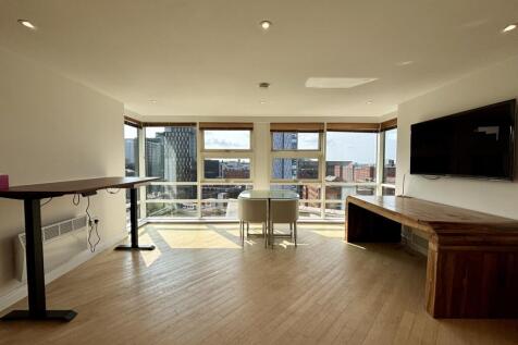 Living Area 2