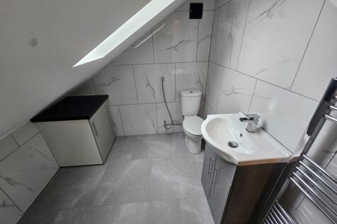 Top floor bathroom, e-suite