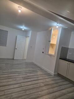 Top floor bedroom with kitchen