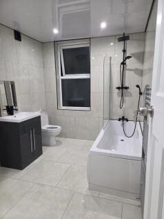 Family bathroom pic 2