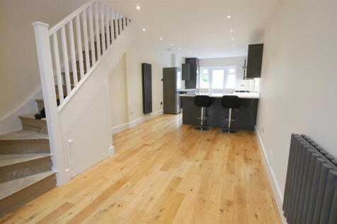 LIVING ROOM / OPEN PLAN KITCHEN