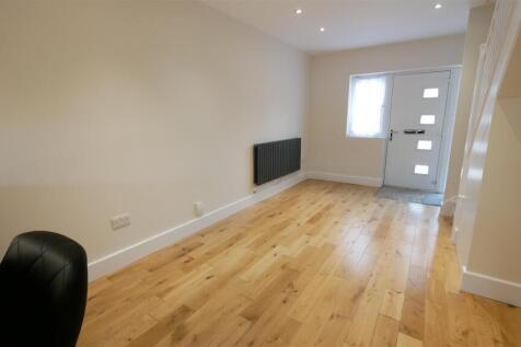 LIVING ROOM / OPEN PLAN KITCHEN