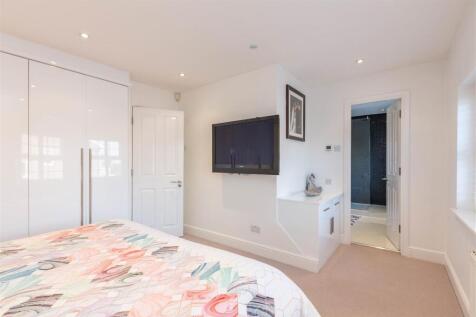 5, Tilekiln Close, Waltham Cross, Herts, EN7 5RE-3