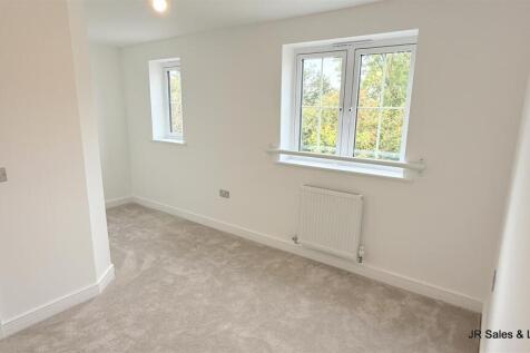 &#39;L&#39; Bedroom 3