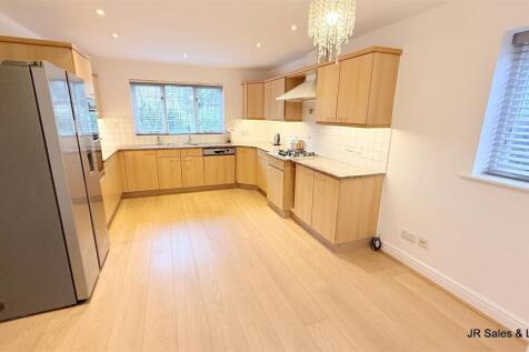 Kitchen / Breakfast Room