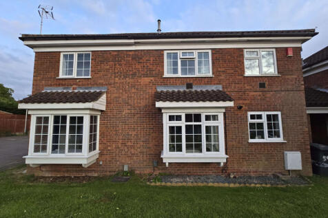 Modern One Bed Cluster House in LU3 - Great for F