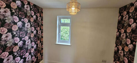 Large 3  Bedroom End of Terrace  for Rent