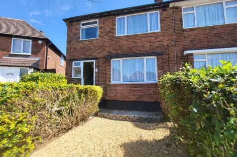 3 Bedroom Semi Detached for Rent in Sundon Park