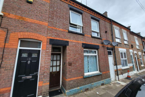 Large 4 Bedroom for Sale with many options