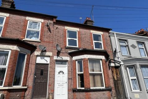 3 bedroom Terraced for rent