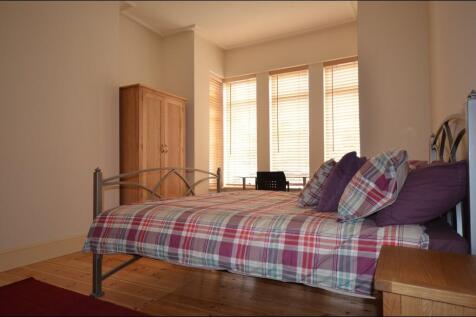 HMO Licensed 4 bed terraced house to rent Ashburn