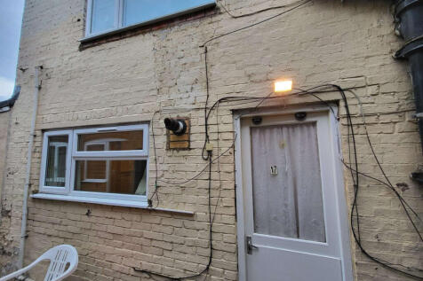 1 Bedroom Flat for Rent - Gas and water included