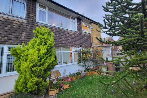 2 Bedroom Maisonette for Rent